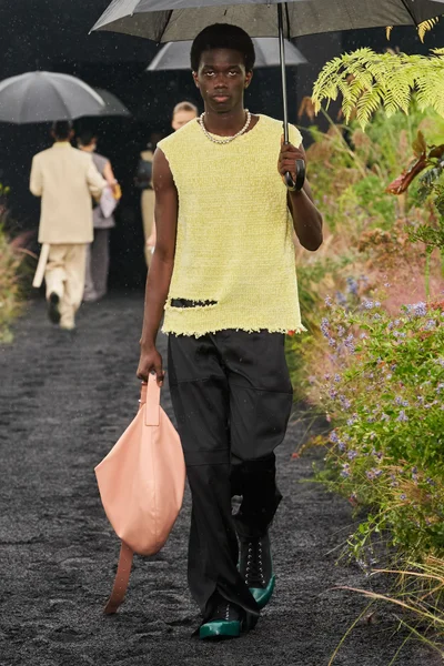 Look 12
